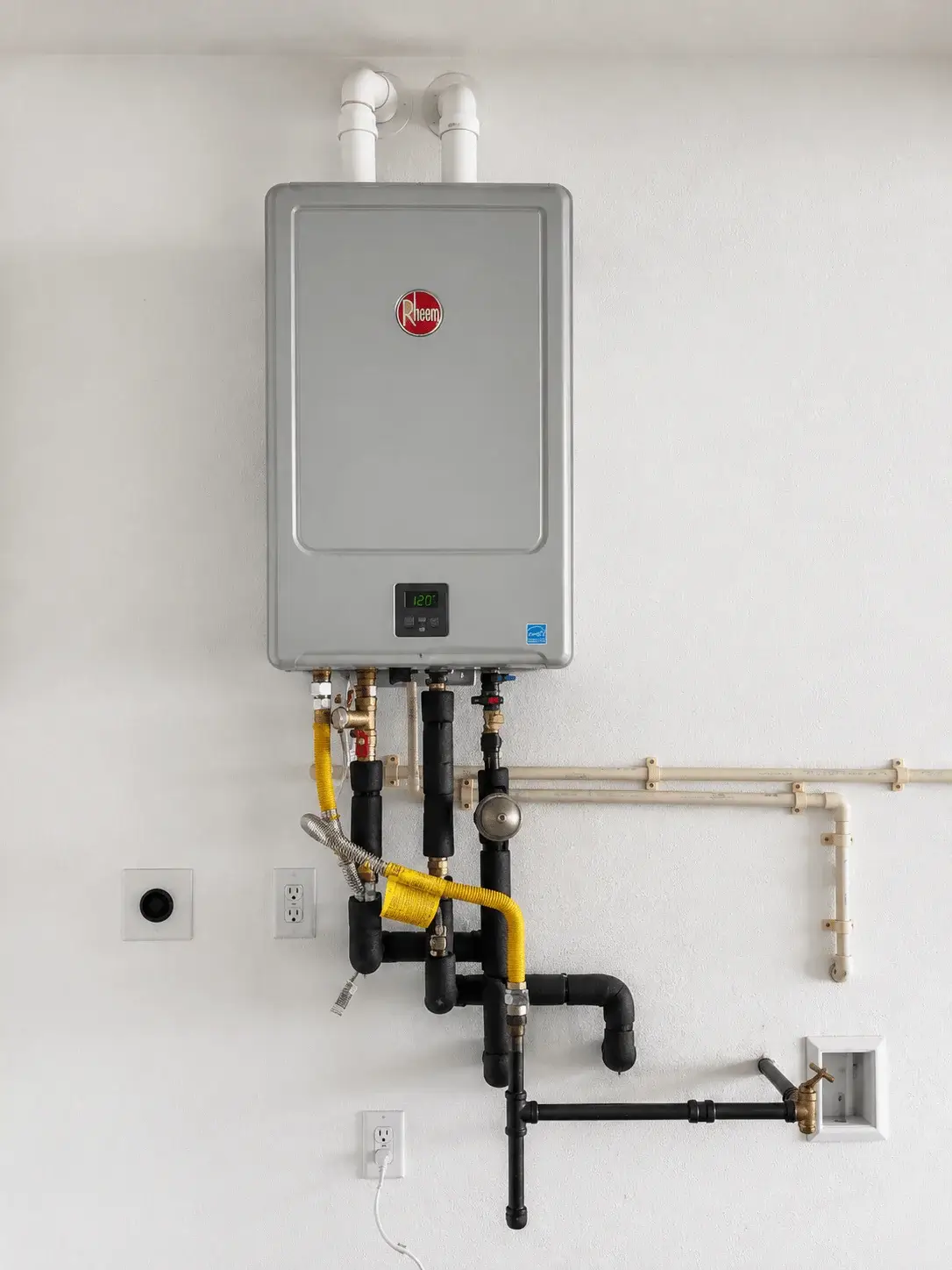 Professional tankless water heater installation for energy-efficient hot water service in Los Angeles